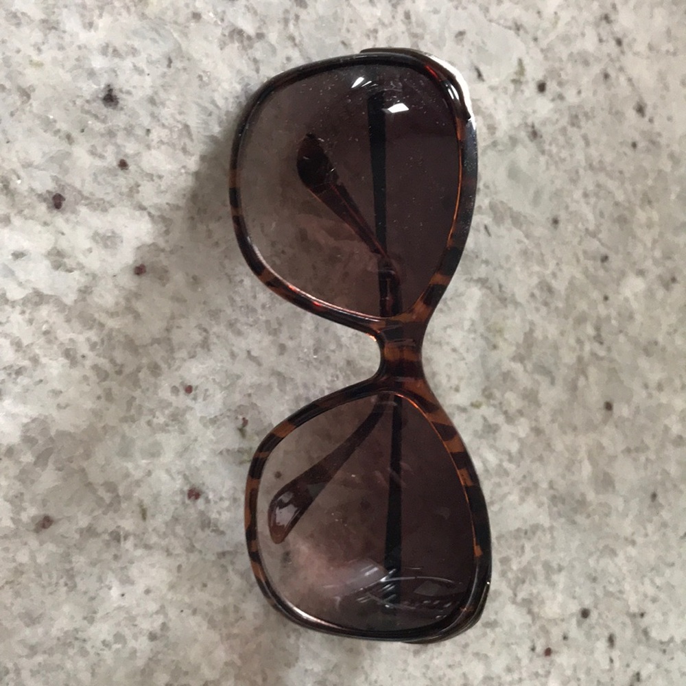 Oscar de la remtabsunglasses